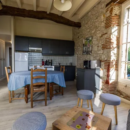 La Tour Du Manoir Arouille