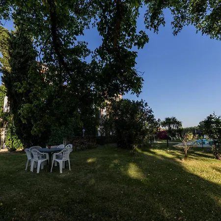 La Tour Du Manoir Arouille